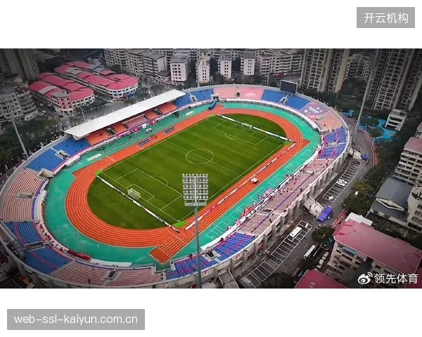 19岁门将姚浩洋成为铜梁龙后防核心，其场均2.07次扑救的数据为球队贡献巨大。